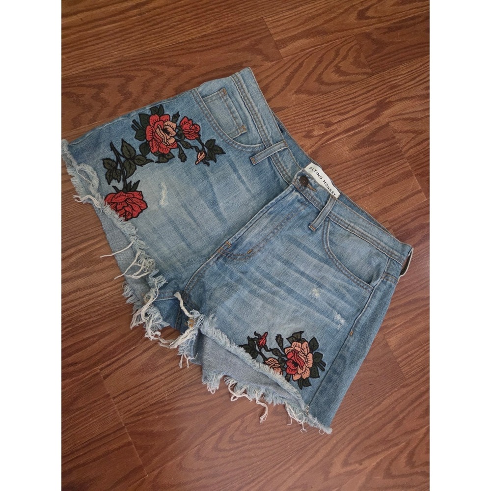 Flying Monkey Womens Embroidered Rose Denim Shorts Light Wash‎ Cut Off Size 28